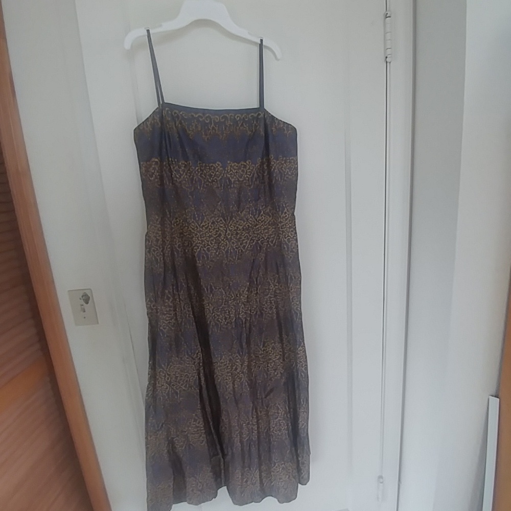 Peruvian Connection, Beautiful dress